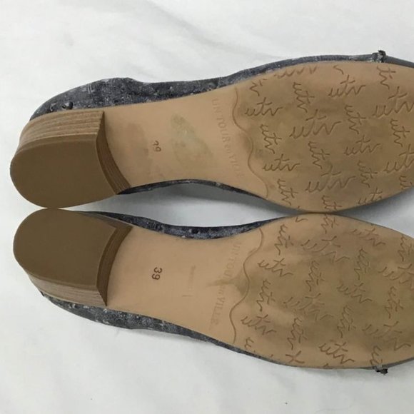 Un Tour en Ville Heels - Picture 2 of 2